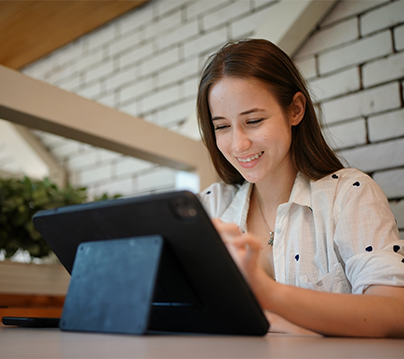girl using laptop