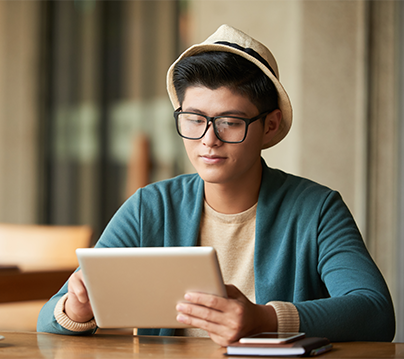 girl using laptop